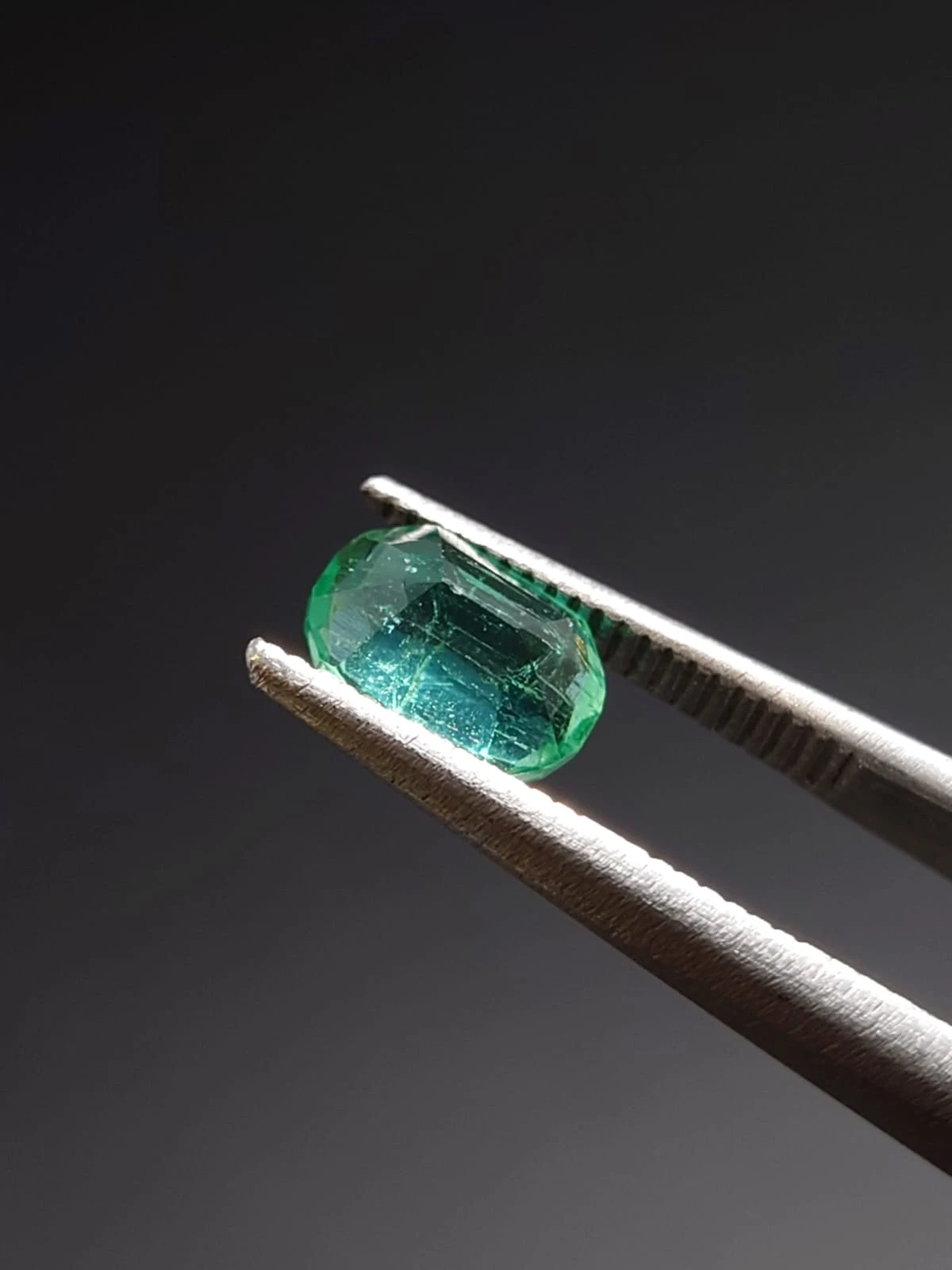 0.91ct Natural Emerald from Panjshir Afghanistan — view 3